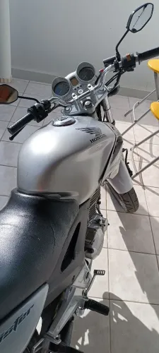 Vendo Twister moto para interior em excelente estado.