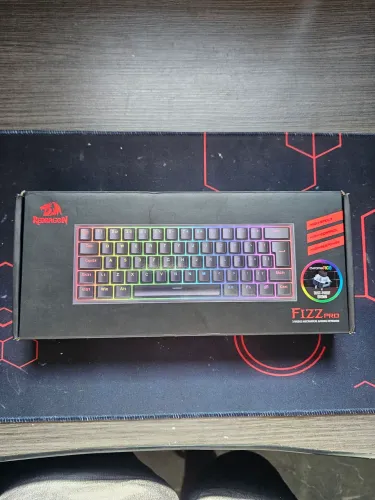 Teclado mecânico 60% Redragon Fizz pro S/ fio