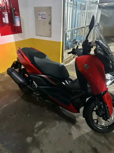 XMAX 300