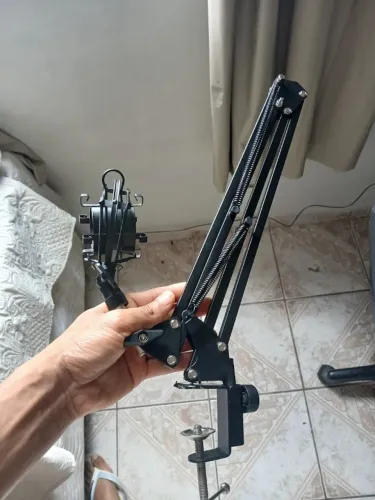 braco articulado para microfonwe