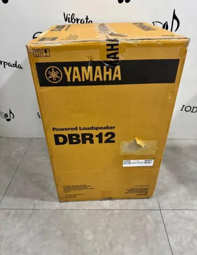 Vendo Par de Caixas Yamaha DBR12 