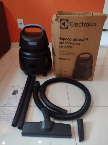 Aspirador de pó e água Electrolux Hidrolux em ótimo estado de conservação