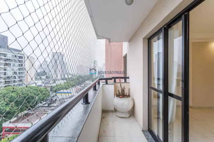 Apartamento na Vila Olimpia 3 quartos ,96 metros 2 vagas.