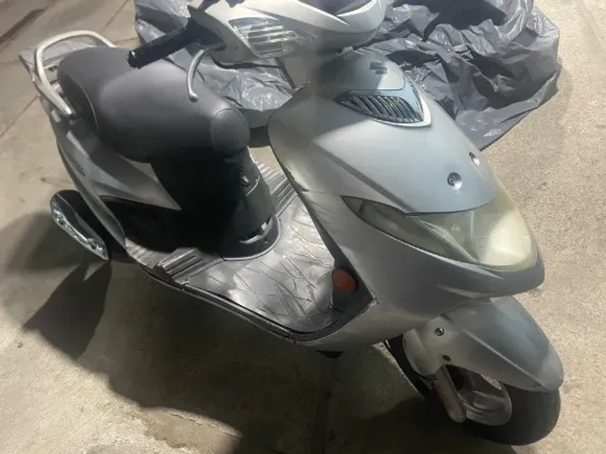 Vende-se Suzuki Burgman 125