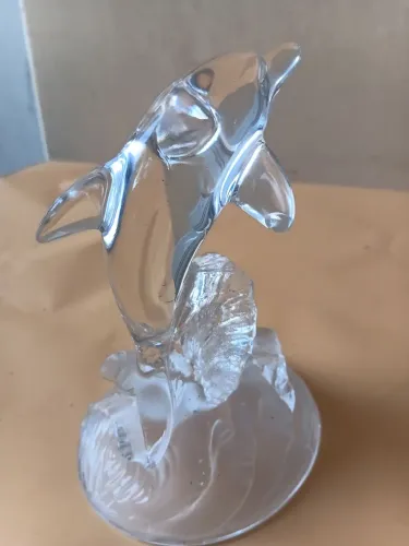 Lindo golfinho em cristal