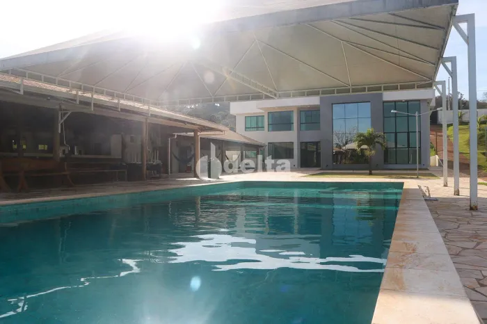 Chácara Residencial disponível para Venda no bairro Zona Rural De Uberlandia em Uberlândia