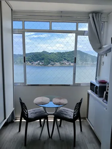 APARTAMENTO DE FRENTE PARA O MAR - 1 DORMITÓRIO - MOBILIADO