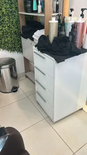 Armário branco 4 gavetas