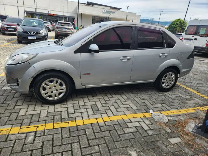 Ford Fiesta Sedan 1.0 8V Flex 4P 2012