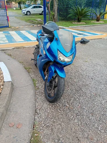 Kawasaki ninja 250R - Aceito trocas por carro de maior valor automático 