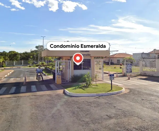 CASA TÉRREA, 2 QUARTOS, C/ ARMÁRIOS E QUINTAL, COND. ESMERALDA, REGIÃO MARIO ANDREAZZA, PR