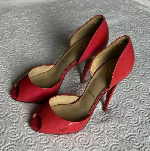 SAPATO CHRISTIAN LOUBOUTIN  PEEP TOE 38 VERMELHO 