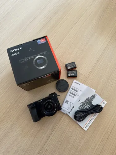 Sony A6500 + Lente 18/50mm + 2 baterias - Cabos e Manual, com caixa e Nota Fiscal