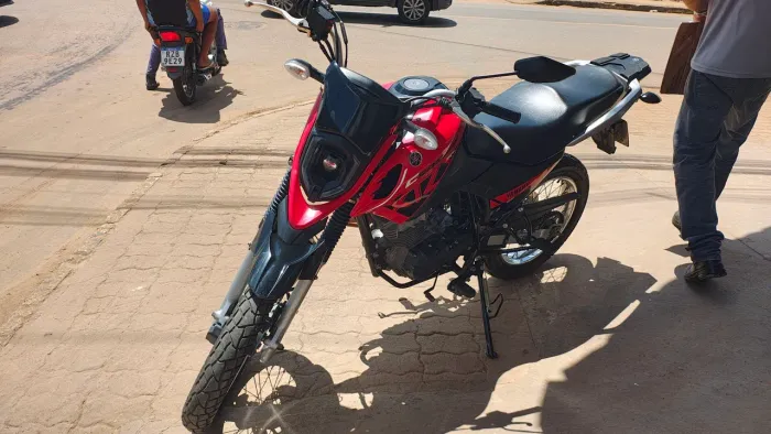 Crosser XTZ 23/24 vermelha