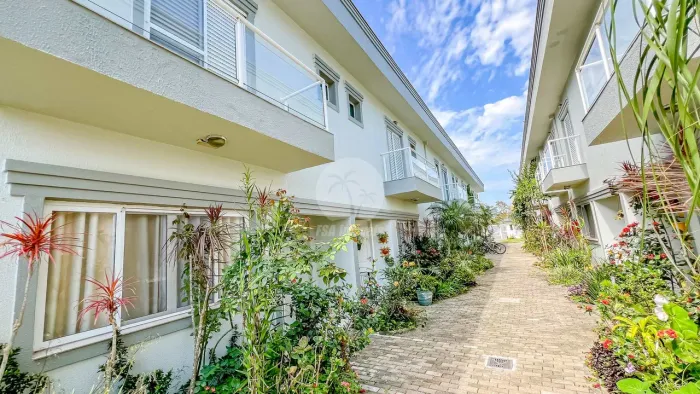 Casa de Vila à Venda no Indaiá Bertioga | Perto da Praia