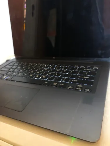 Notebook Sony Core i5 Com defeito no cabo flex Da tela 