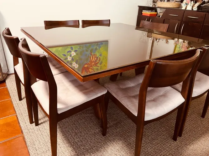 Mesa de jantar quadrada