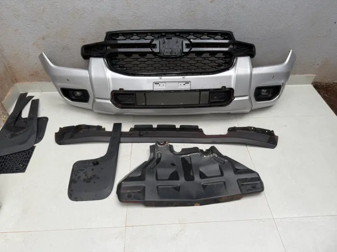 Kit Para choque, Grade Frontal, Peito de Aço, e Farol de Milha Nova Ranger
