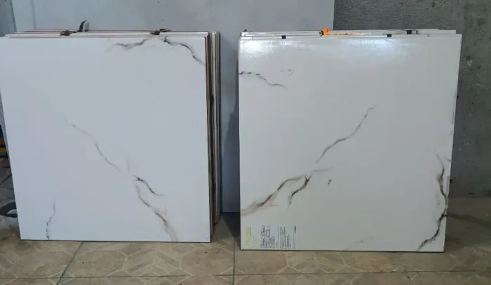 Cerâmica 58x58 15 metros 380 reais