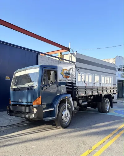 Caminhão agrale 13.000 com carroceria de madeira