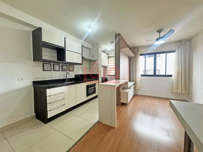 Apartamento para alugar em Maringá na Zona 05 com 2 quartos, semi mobiliado, cozinha plane