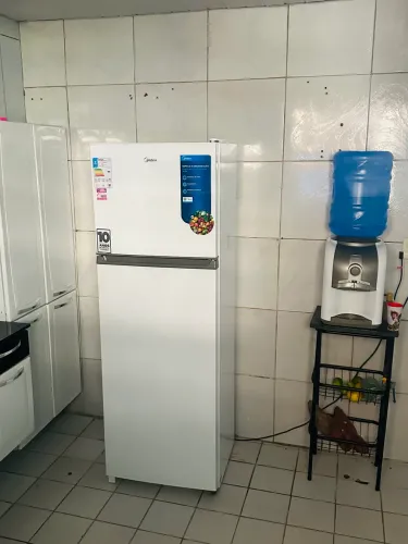 Geladeira e armário 4 mês de uso, com nota!