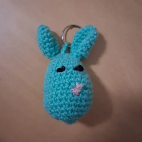 Chaveiro Crochê Coelho 8cm Artesanal