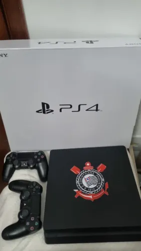 Ps4 slim com 2 controles