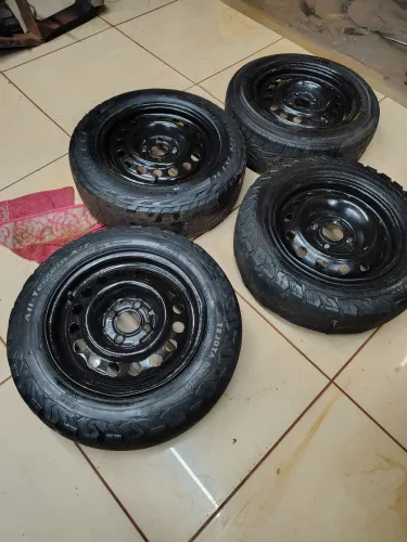 Rodas 14 com pneus