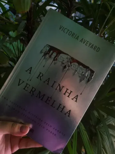 livro a rainha vermelha victoria aveyard
