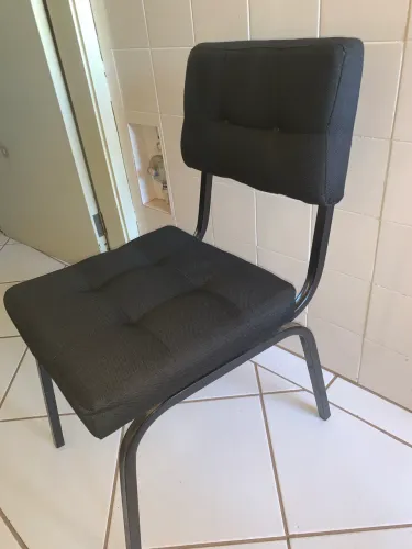 Cadeira de escritório estofada 
