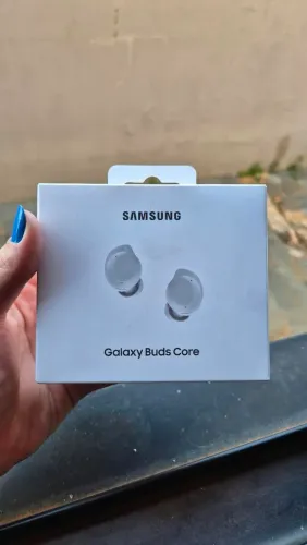 Galaxy buds core - cor branca