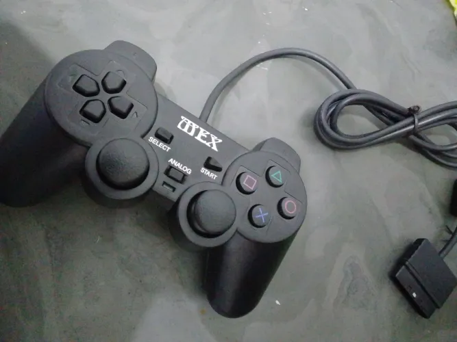 Controle de PS2 semi novo