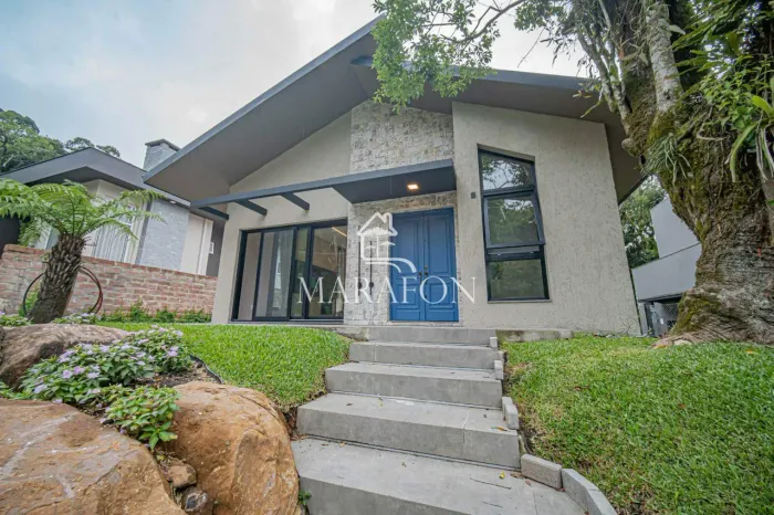CASA À VENDA NO CONDOMÍNIO PINHEIRO GROSSO EM CANELA!