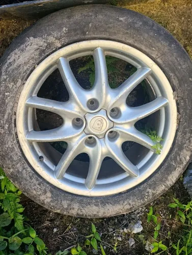 Vendo ou troco rodas de porche e pneus
