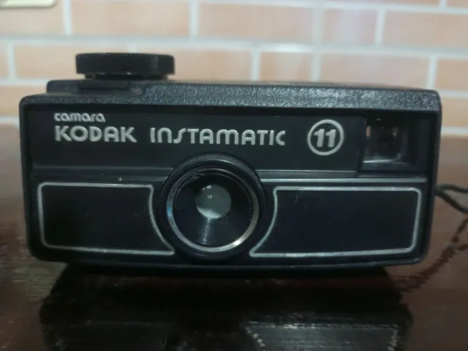 Câmera Fotográfica Analógica Vintage Kodak.