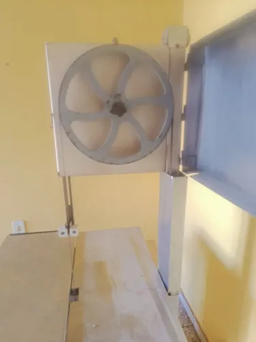SERRA FITA PARA CARNE