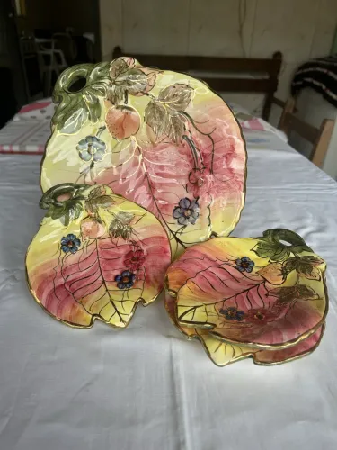 Conjunto de louça vintage antiguidade