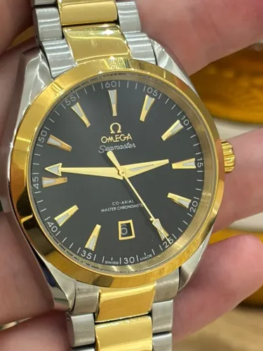 relógio suíço automático omega seamaster fundo preto onix