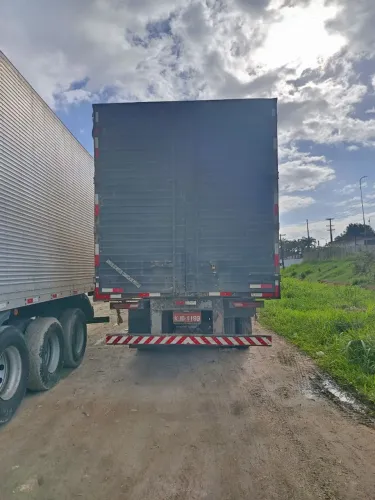 Carreta baú