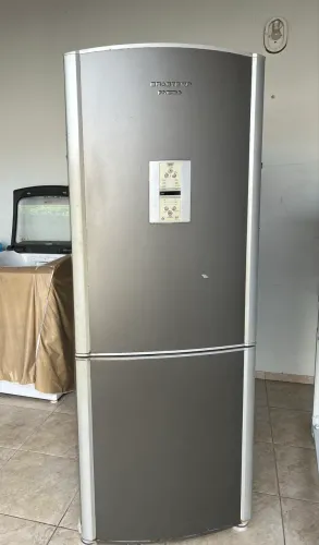 Geladeira Brastemp Frost Free Inverse Inox - Bom Estado e Pronta para Uso!