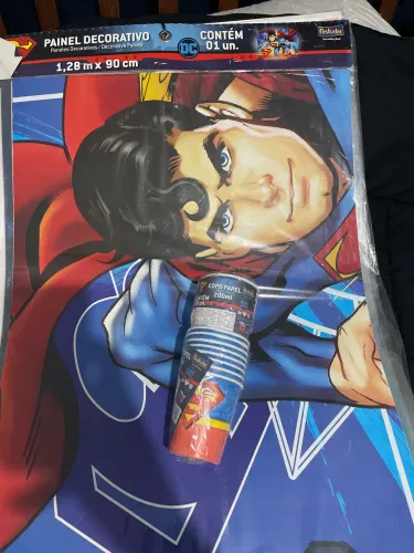 Painel e copo superman