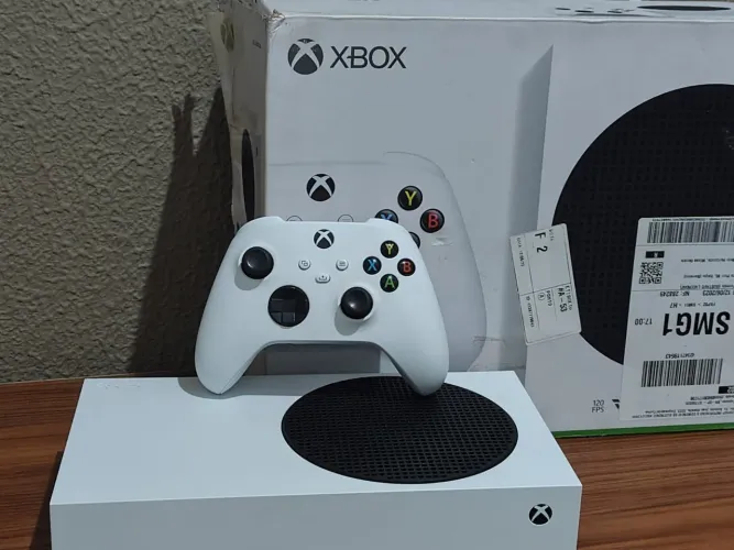 Xbox Series S 512GB - Estado de Zero (Nunca Aberto + Completo na Caixa)