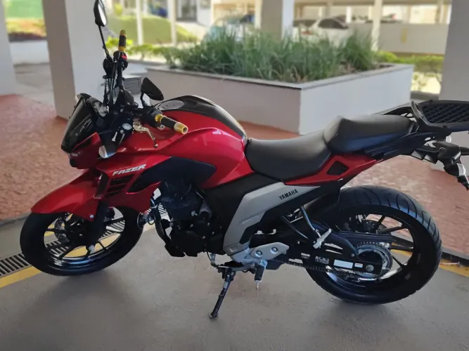 Yamaha Fazer FZ25 ABS 2023 Vermelha | Impecável | Baixa Km | Muito Conservada