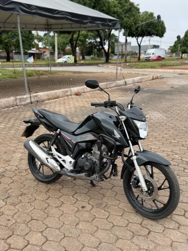 Titan 2024 único dono 11 mil rodado