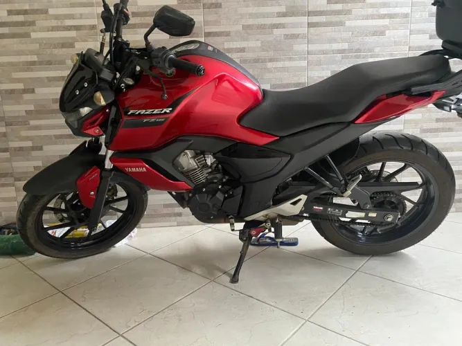 Vendo moto FZ15