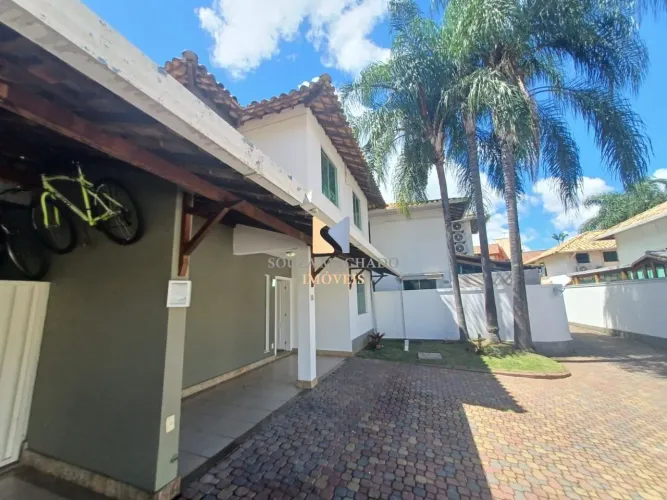 Casa em condomínio fechado no Santa Amélia
