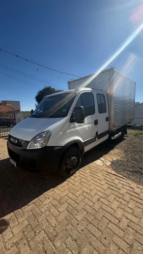 Caminhão Iveco Daily 7 lugares