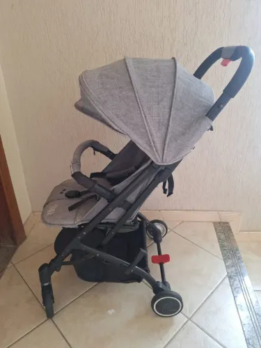 Carrinho de Bebê para passeio compacto - First Steps