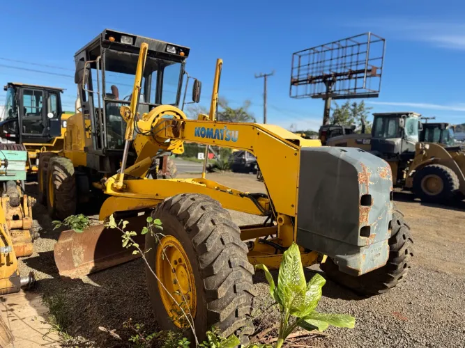 Motoniveladora Komatsu GD555 ano 2006